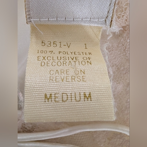 Vintage Victoria’s Secret Gold Label Teddy Ivory Satin Lace Lingerie Medium - Picture 7 of 8